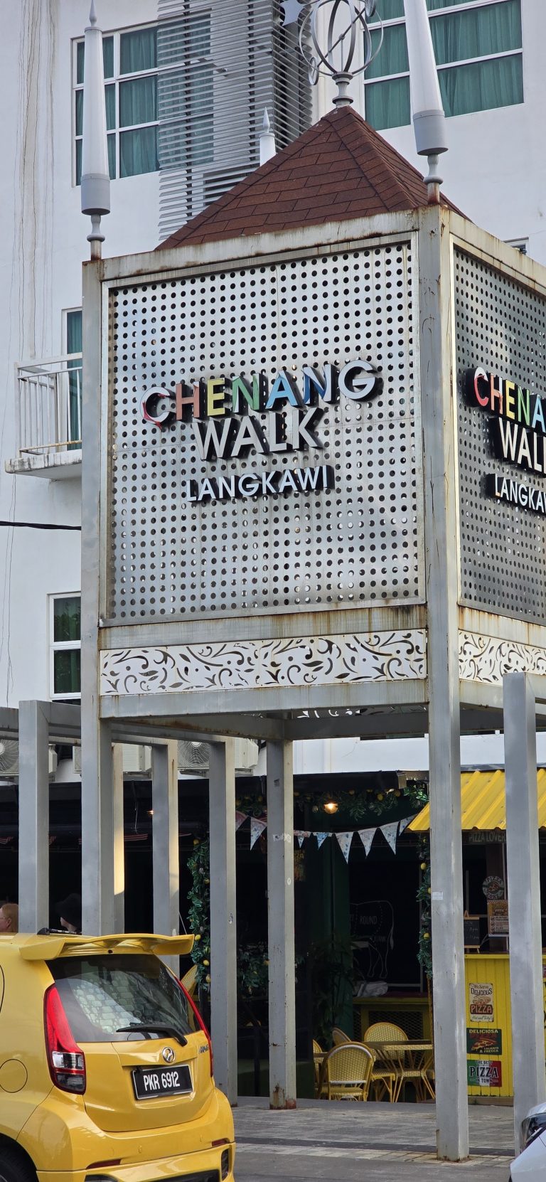 Kedai Kerusi Roda Terbaik di Padang Mat Sirat untuk Kemudahan Anda